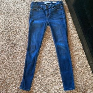 Hollister low rise supper skinny size 3R jeggings